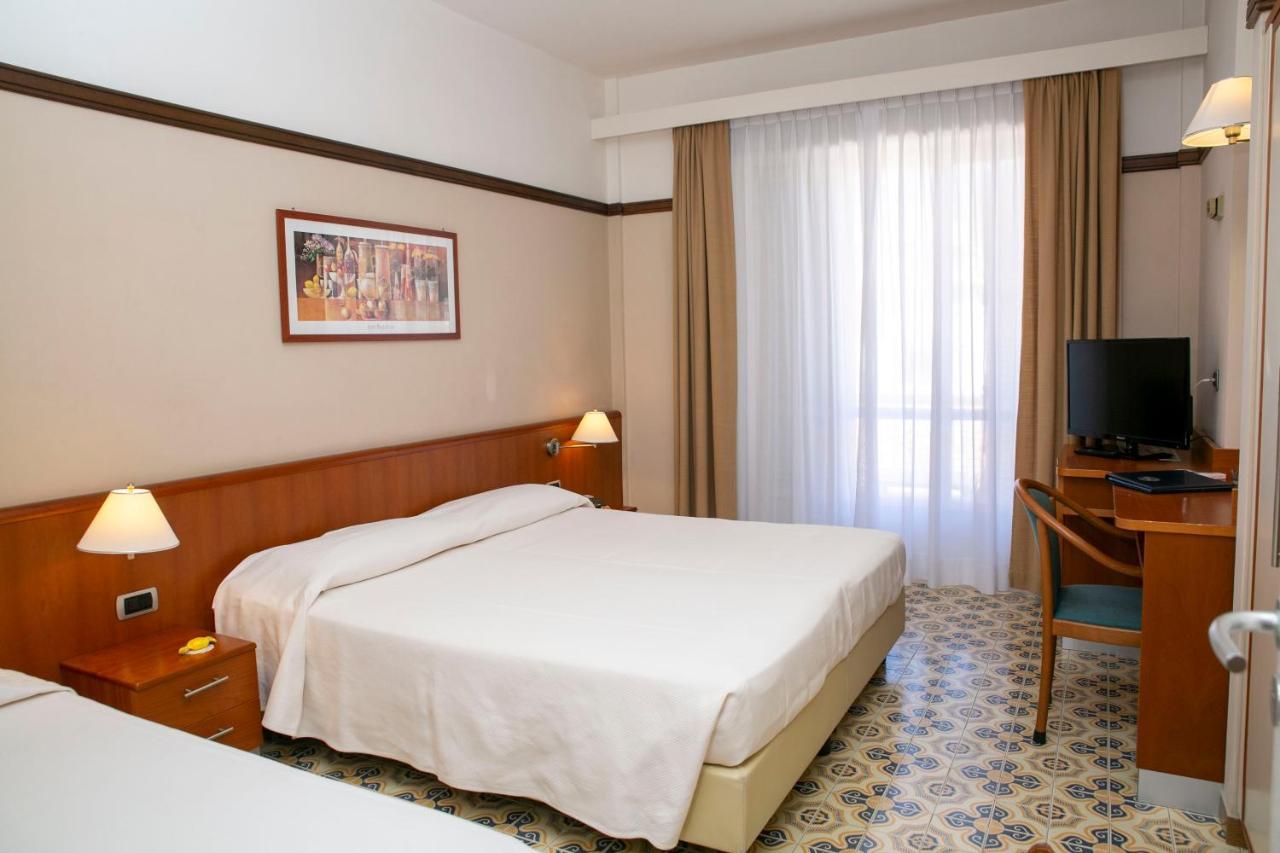 Hotel Pietra Di Luna マイオーリ エクステリア 写真