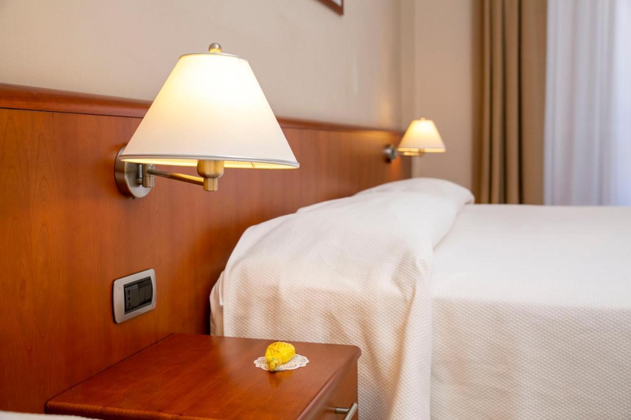Hotel Pietra Di Luna マイオーリ エクステリア 写真