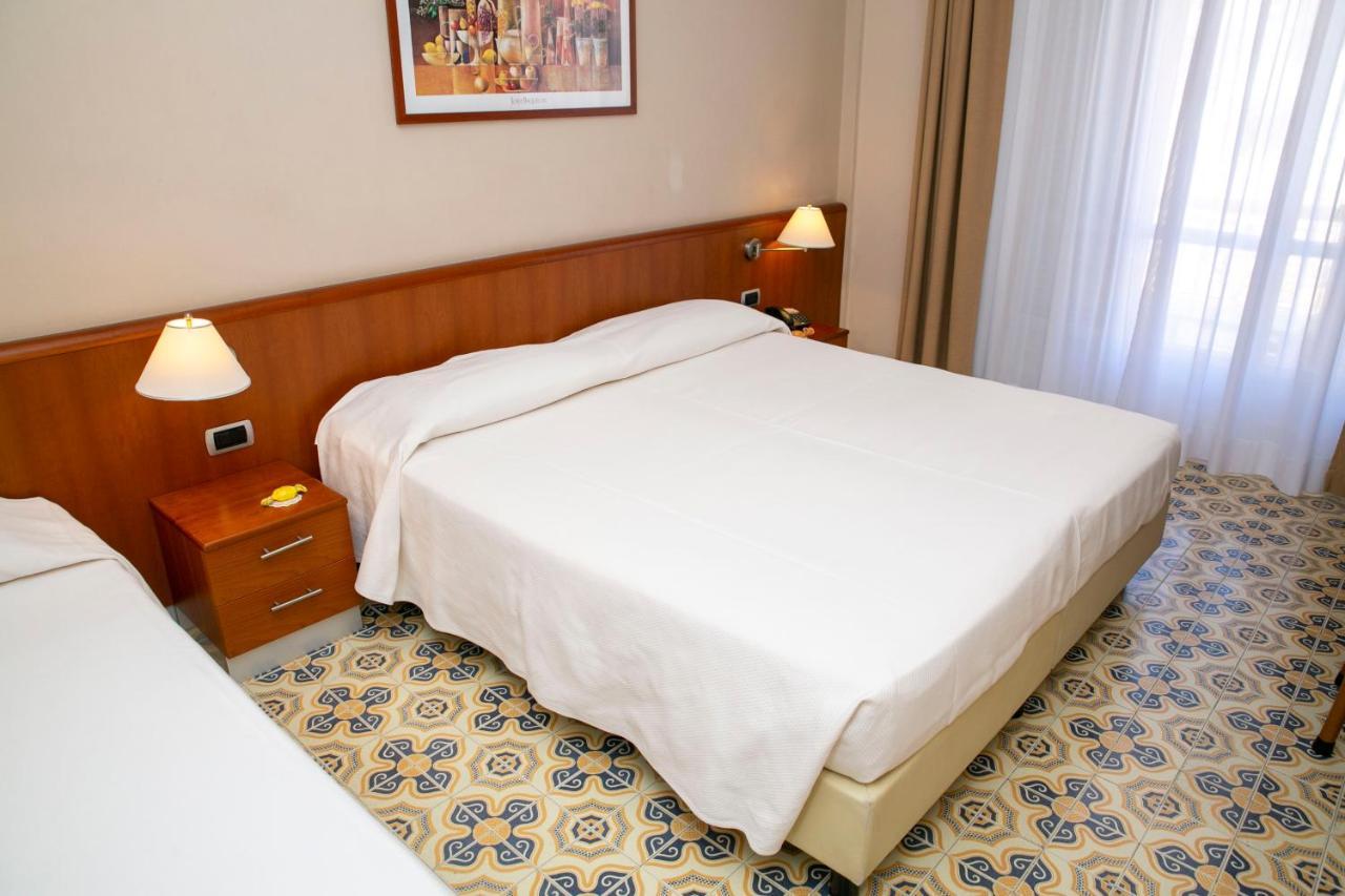 Hotel Pietra Di Luna マイオーリ エクステリア 写真