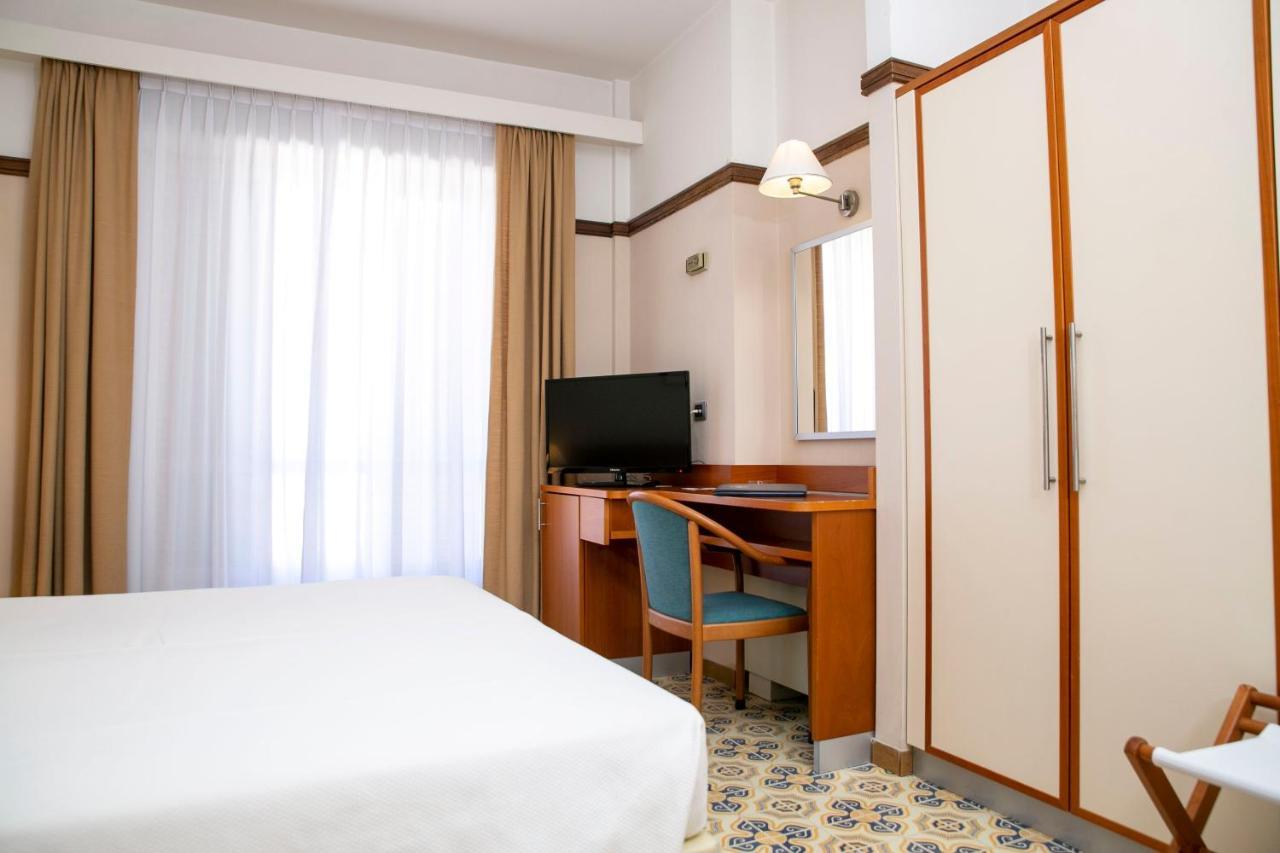 Hotel Pietra Di Luna マイオーリ エクステリア 写真