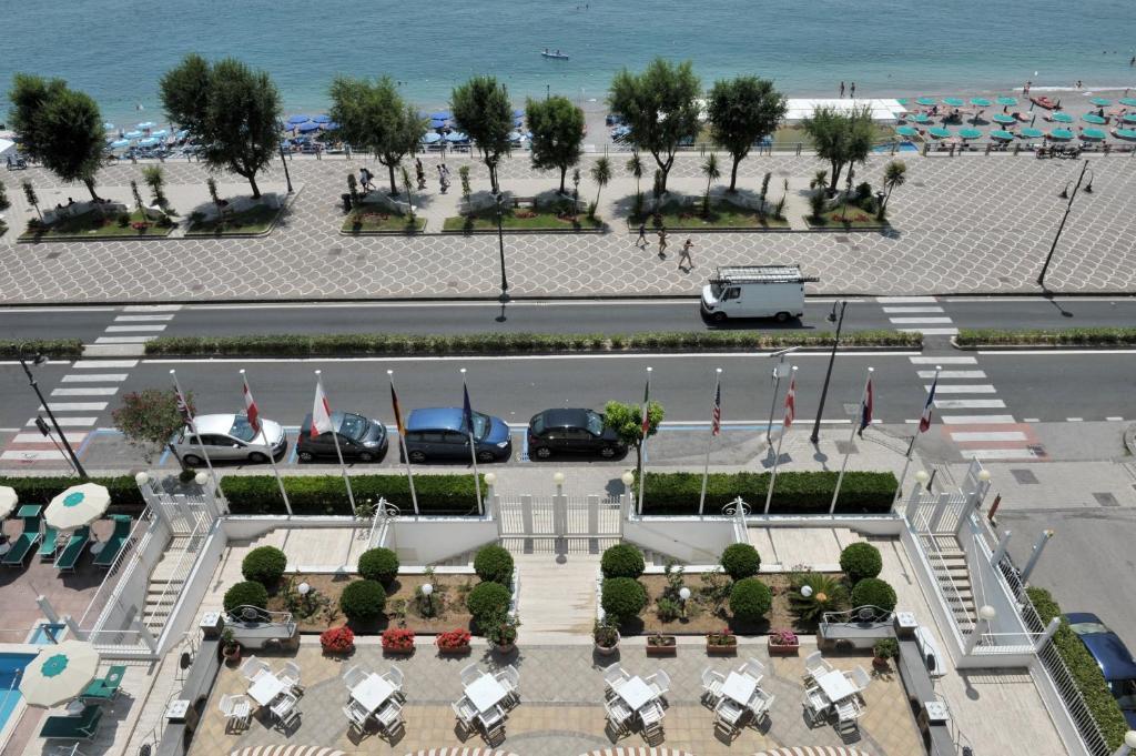 Hotel Pietra Di Luna マイオーリ エクステリア 写真